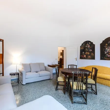 Apartment Guelfa Classic And Elegant