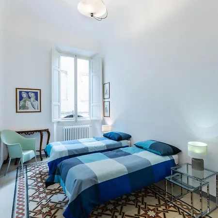 Apartment Guelfa Classic And Elegant *